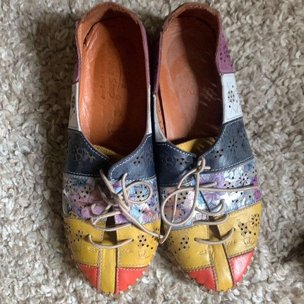 Add rustic appeal to tailored looks with the Guppy wedge oxford from Spring Step